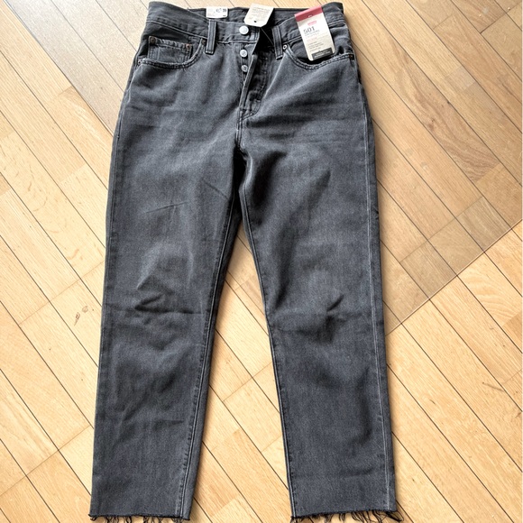 NWT Levi’s Womens 501 Crop Jeans in Get Off My Cloud - Black Sz 26/26 - Picture 2 of 13